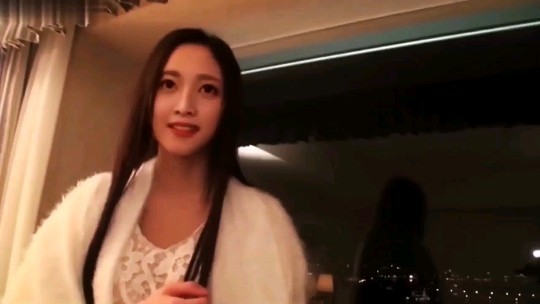 吴宣仪  豪华酒店露做爱}