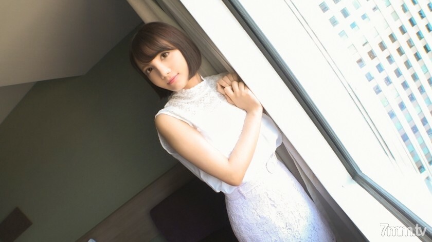 SIRO-3852 【第一拍】【半脸美少女】【白皙美BODY】专攻半脸超可爱的学生。对年龄大两倍多的叔叔的技术大喊大叫。网上AV应用→AV体验拍摄1040}