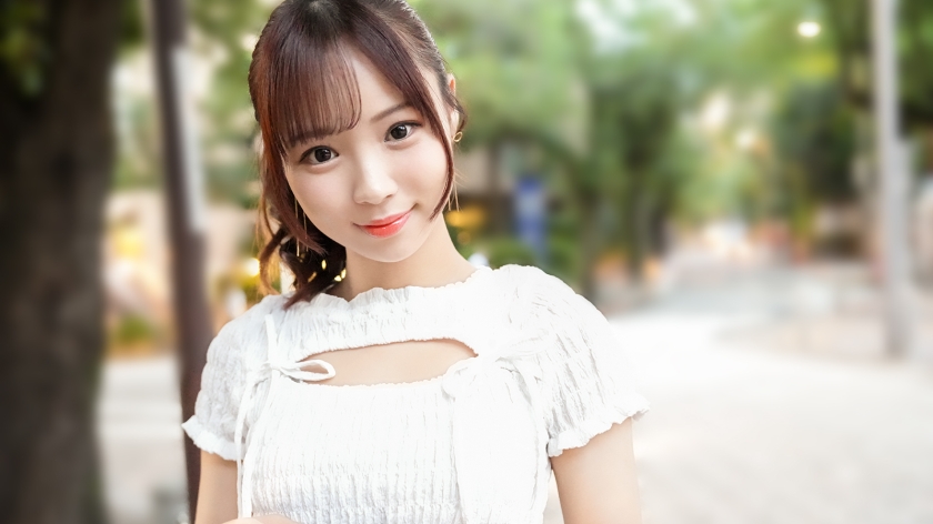 SIRO-5593 一位拥有娃娃脸的美少女隐藏着她的终极武器：她那对硕大的乳头！福}