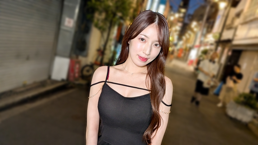 SIRO-5603 【她真的太优秀了，我配不上她！！】一眼相看，就注定会坠入爱河 茜