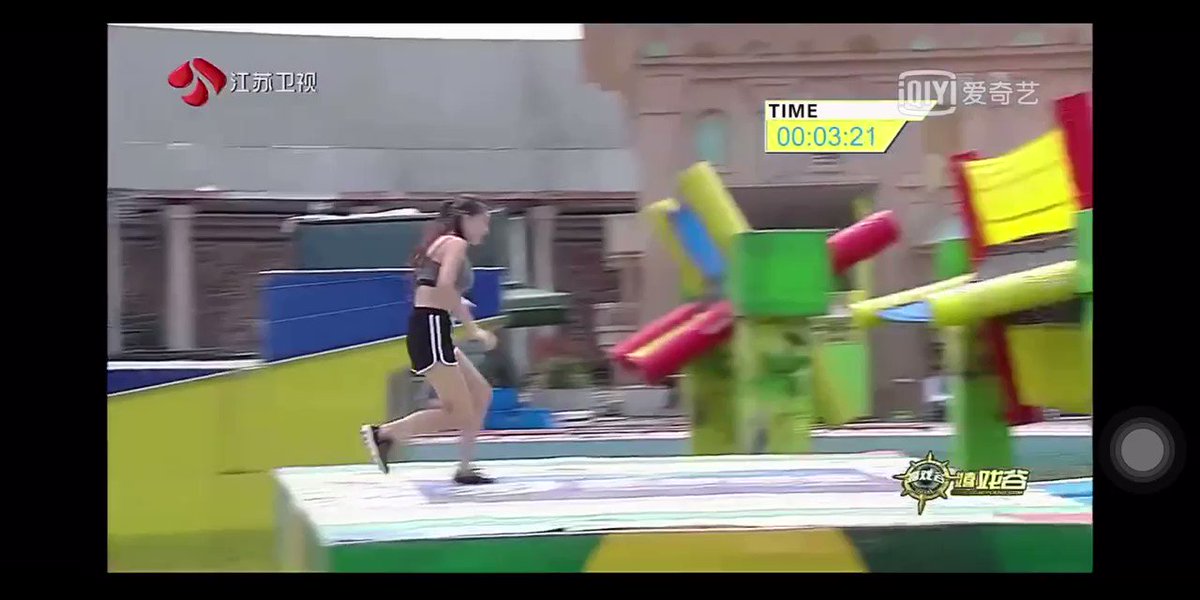 电视台收视密码  19岁的美女护士 赵园  运动背心短裤  第二次湿身闯关秀大奶完整版  奶子又大又圆  抖来抖去 男主持估计都yin了封面图