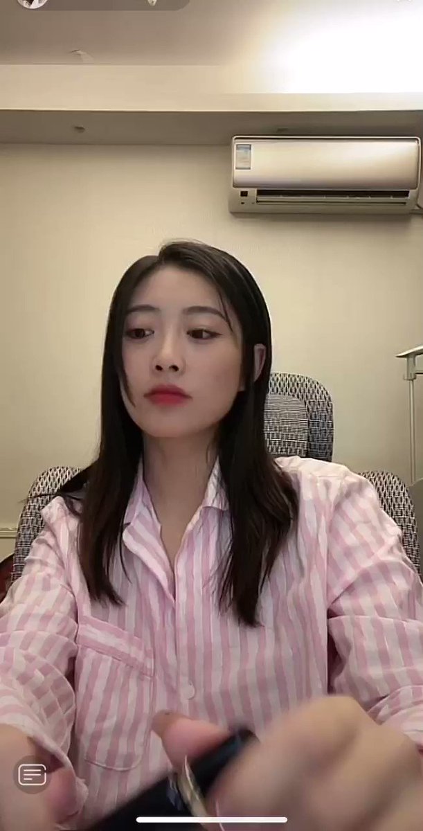 抖音主播这件衬衫不错 是我喜欢的类型  至于其它的嘛  嘿嘿。。