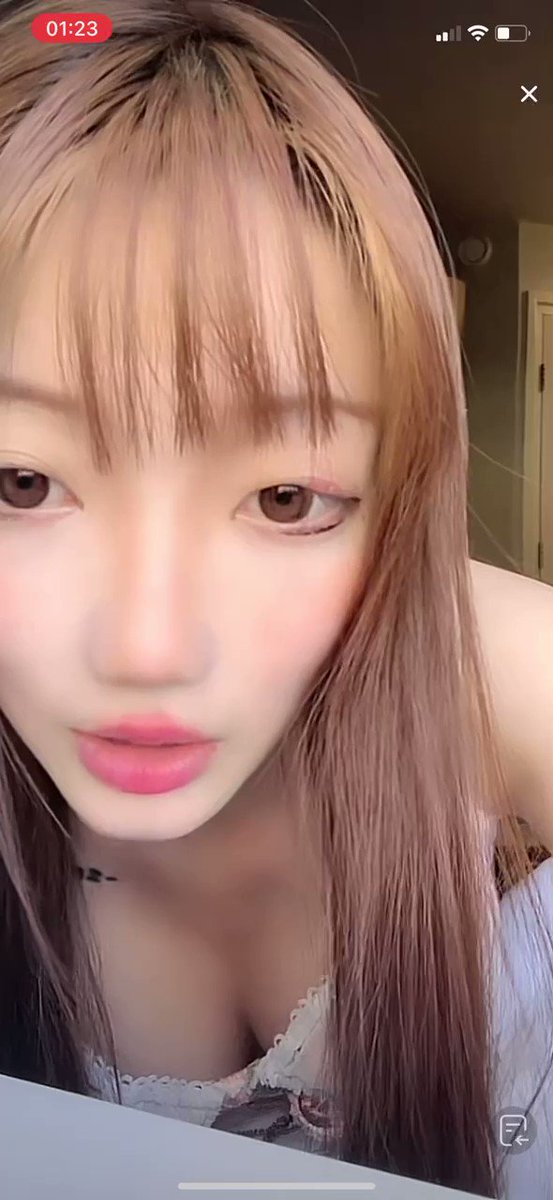 卧艹主播衣服穿的真有个性 演技也不错封面图