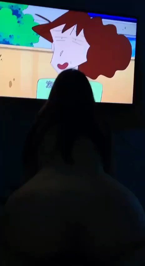 和表弟一边看蜡笔小新一边做爱，这是在找童年的感觉么，不过蜡笔小新也是很黄呢封面图