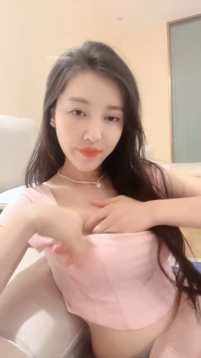 小结巴清纯女神 小结巴下海，和炮友无套啪啪，指插掰穴，大秀极品酮体！！！