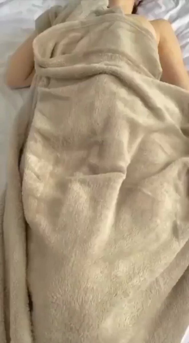 那些被秒下架的极限擦边作品 二封面图