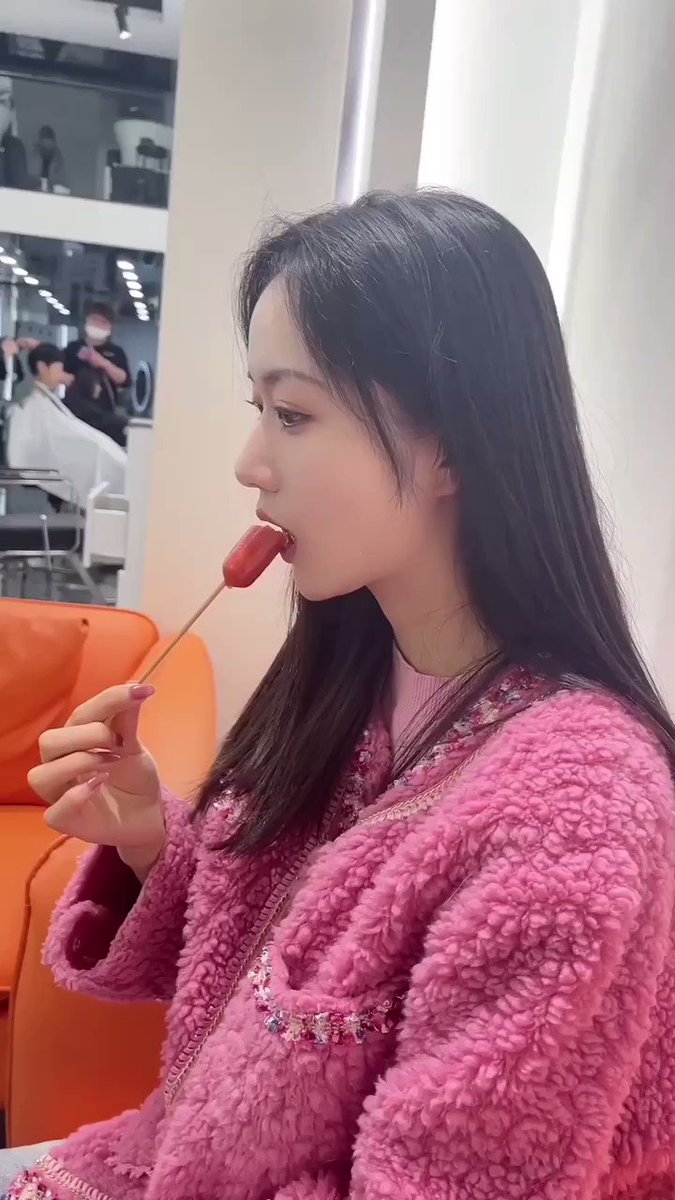 抖音主播 反差婊焕儿 光剑变装封面图