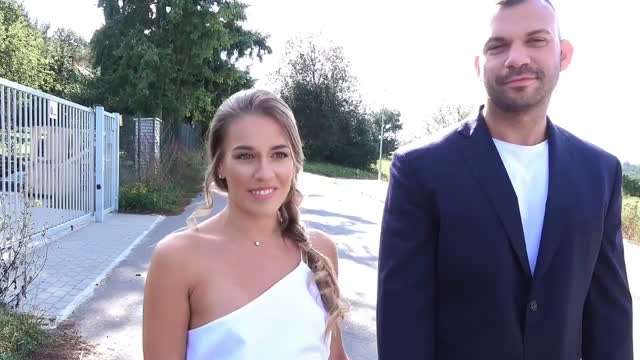 大街上搭讪夫妻做激怒游戏 把老公激怒就有奖金，老婆都被操高潮了居然发现是个绿帽奴封面图