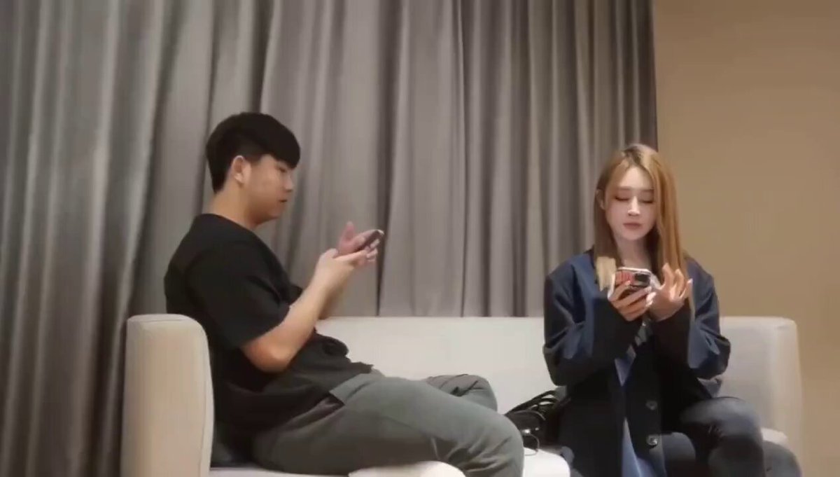 每日大赛：抖音网红出来赚外快