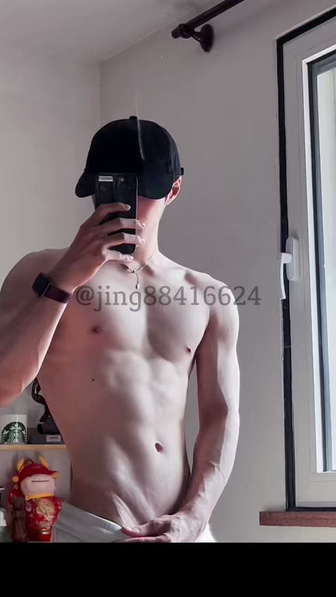 这种尺度我都不敢发抖音。也不是不敢