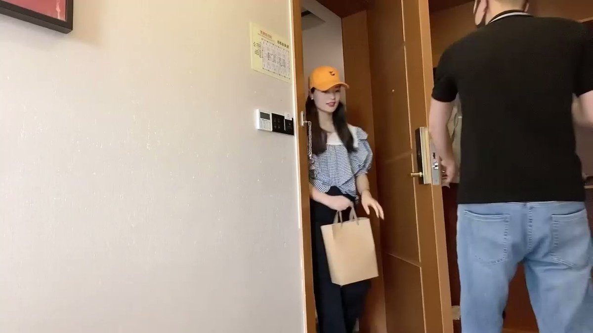 叫外卖就可能操到性感小姐姐