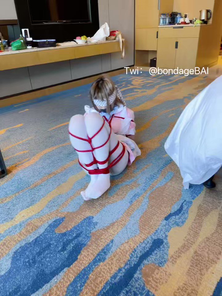 小家伙挣扎的真卖力，也算是对得起几个飞了几个小时来约绳啦封面图