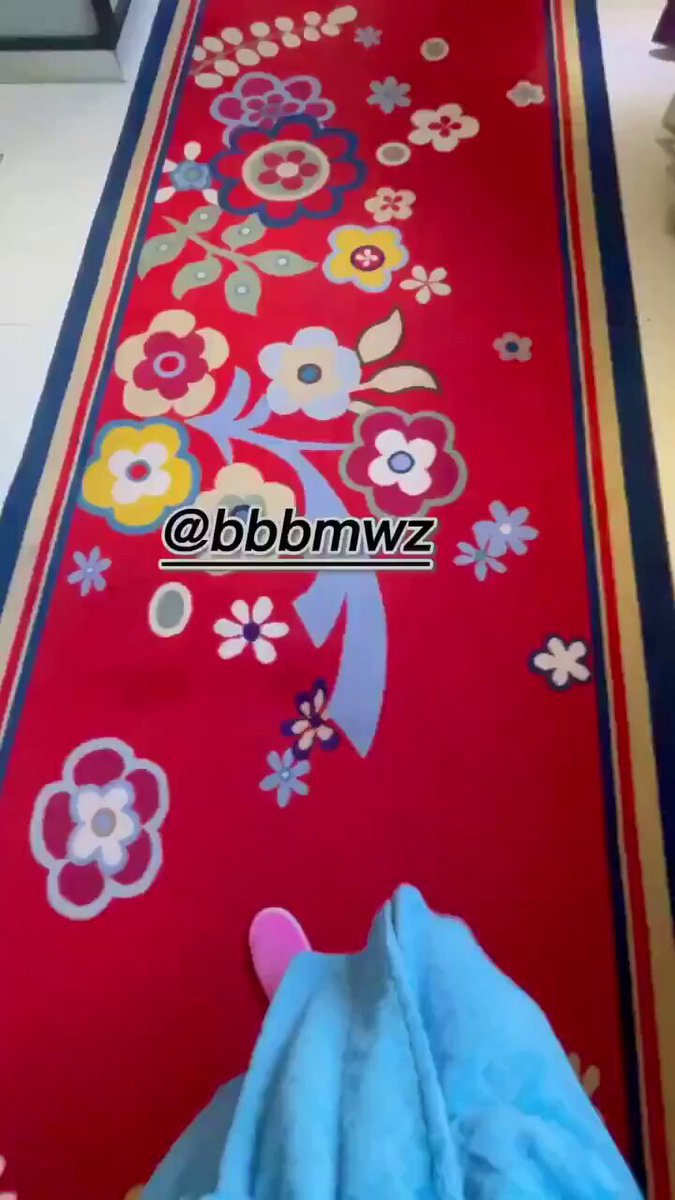 大型自制电视剧第一集房间门口的贱母狗