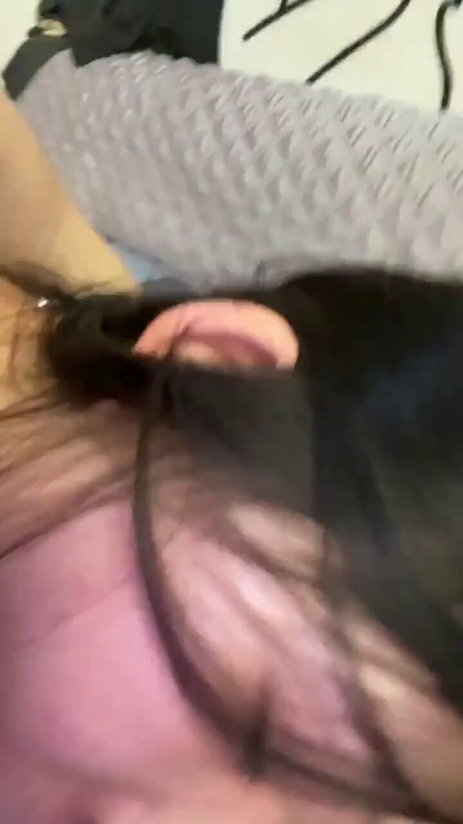 分享一个绝美妹子口活视频