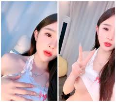 【女神自慰】颜值专场！推特网红大型自慰现场，多重道具骑乘自慰，撸管佳作。