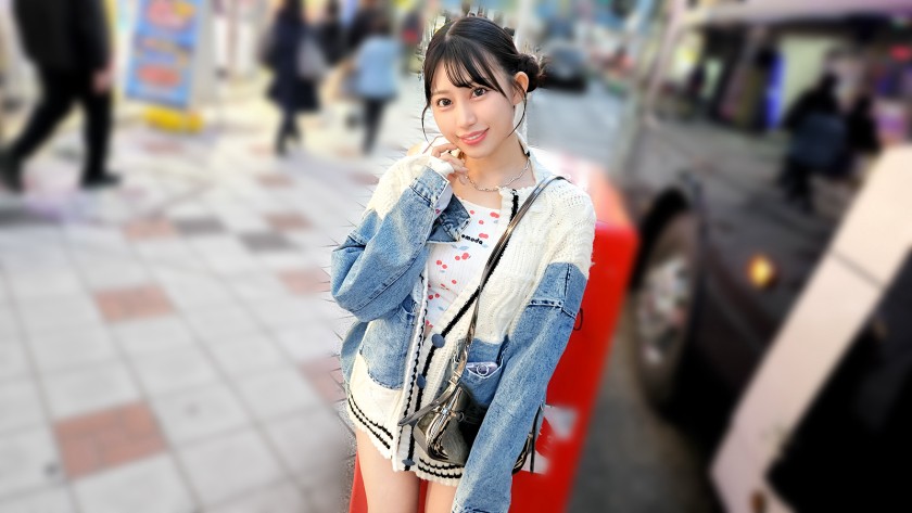 SIRO-5741 她的骨盆很大，所以屁股也很大，难免会走光，对吧？春野瑠瑠